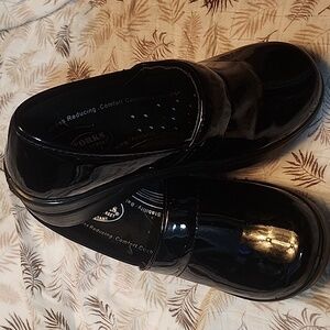 NWOT women's work shoes size 6